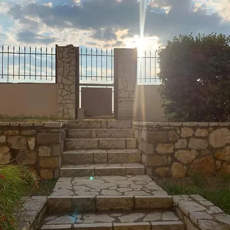 빌라 Akti